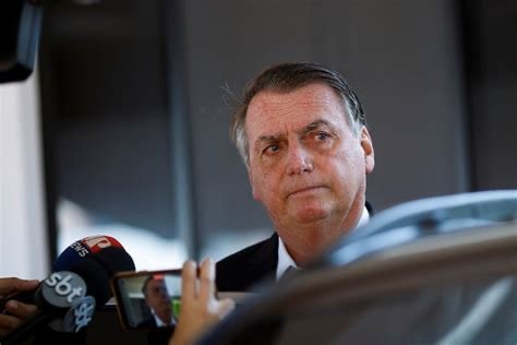 STF determina tornozeleira eletrônica e toque de recolher para Bolsonaro após operação da PF