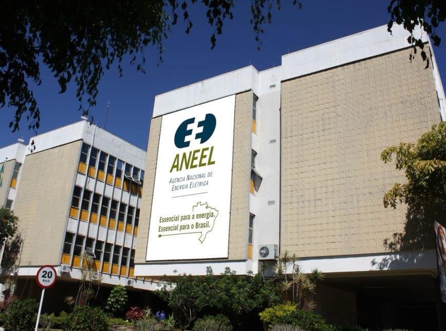 Aneel pode suspender serviços a partir de julho por falta de recursos