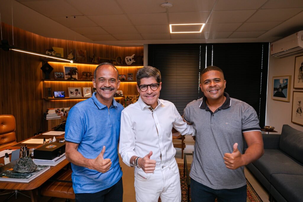 Elinaldo leva vereador Nailson para encontro com ACM Neto e reforça articulação política em São Sebastião do Passé