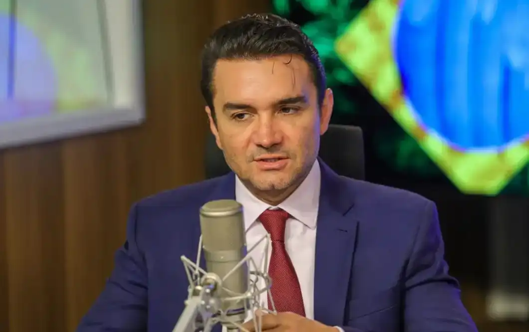 Celso Sabino comunica a Lula que deixará o Ministério do Turismo